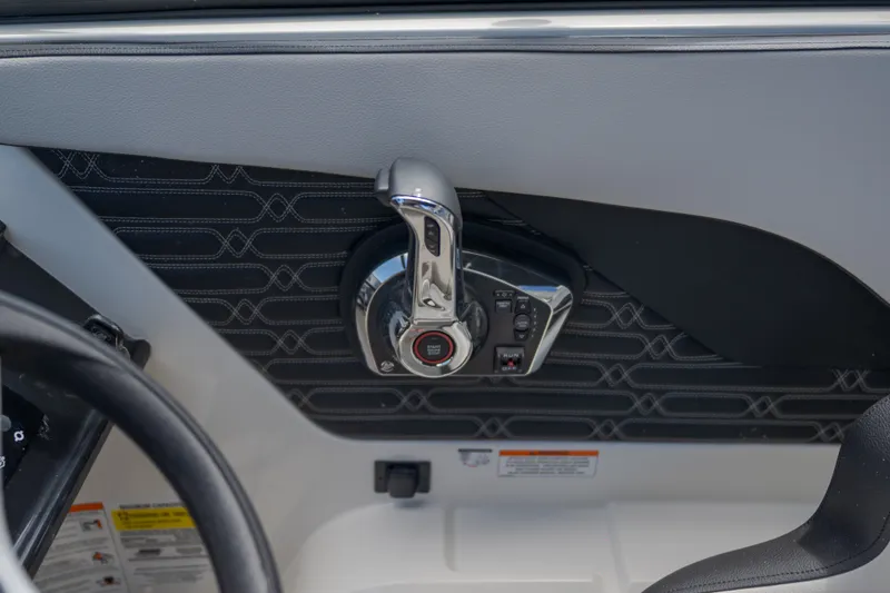 Slide: The Image of Sea Ray SPX 210 Outboard 2027 - 13