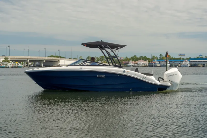 The Image of Sea Ray SPX 210 Outboard 2027 - 0