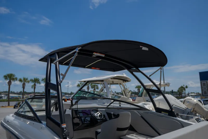 Slide: The Image of Sea Ray SPX 210 Outboard 2027 - 20