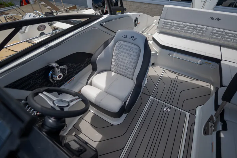 Slide: The Image of Sea Ray SPX 210 Outboard 2027 - 12