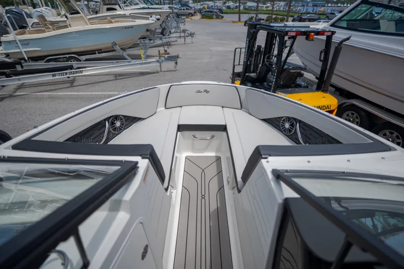 Slide: The Image of Sea Ray SPX 210 Outboard 2027 - 8