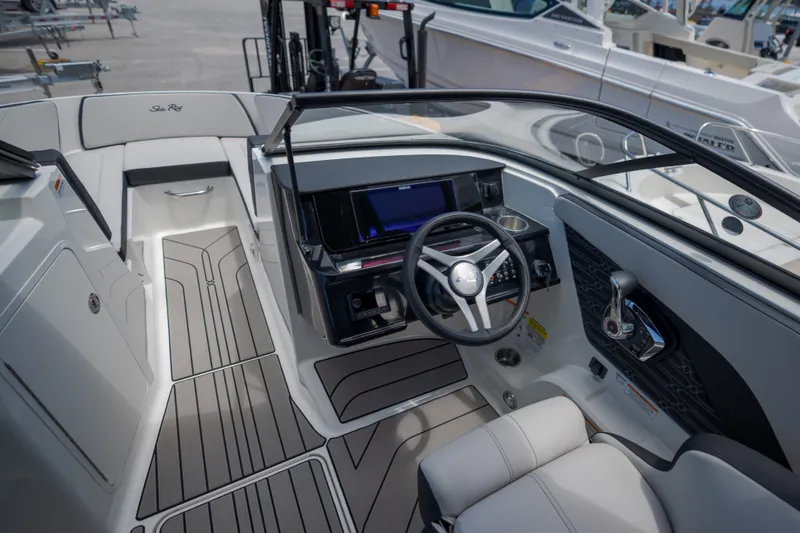 Slide: The Image of Sea Ray SPX 210 Outboard 2027 - 11
