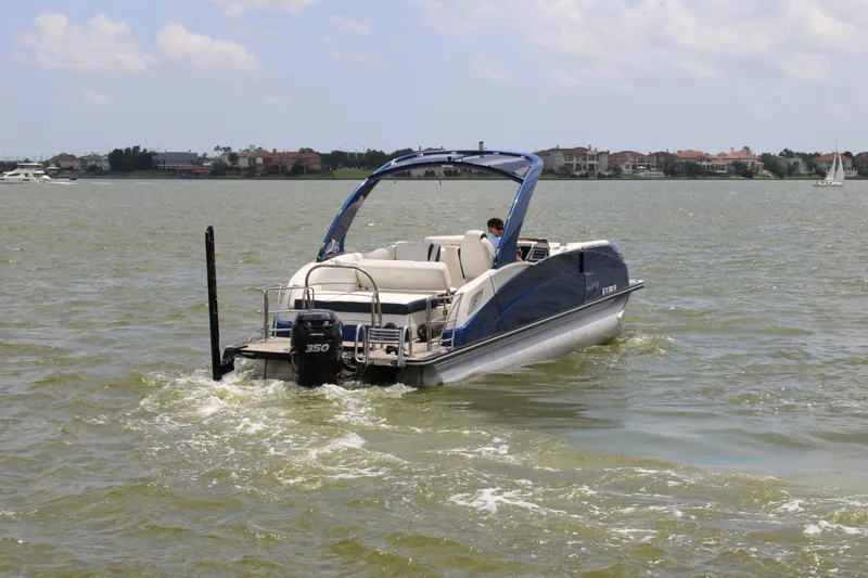 Slide: The Image of Harris Crowne SL 250 2022 - 5