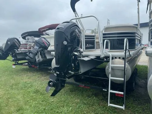 Slide: The Image of 2021 Sun Tracker Party Barge 22 DLX pontoon boat with outboard motor. - 7