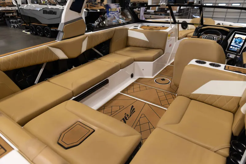 Slide: The Image of Tige Boats Z3 2021 - 21