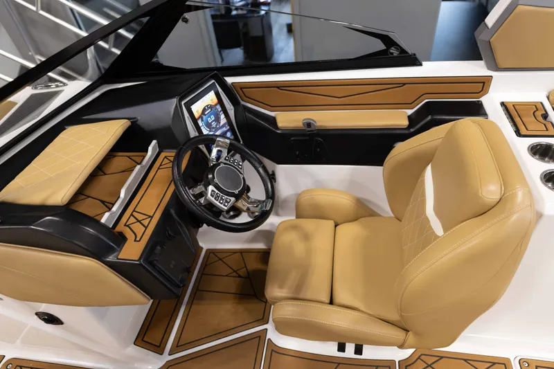 Slide: The Image of Tige Boats Z3 2021 - 13