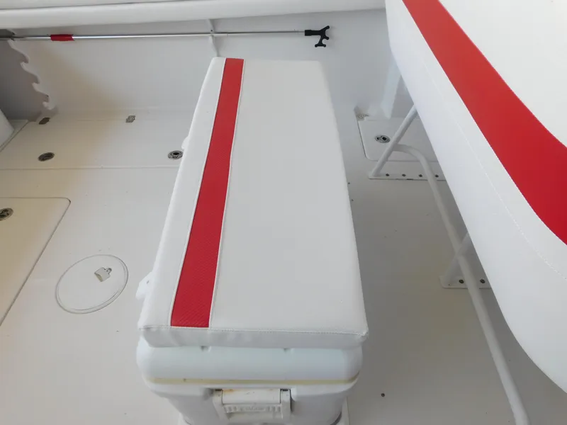 Slide: The Image of White boat seat with red stripe on 2007 Donzi 38 ZFX. - 25