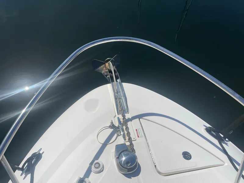 Slide: The Image of Bow view of 2011 Sea Ray Sundancer 280. - 3