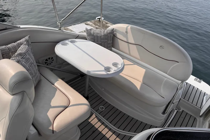 Slide: The Image of Crownline Boats 270 CR 2004 - 9