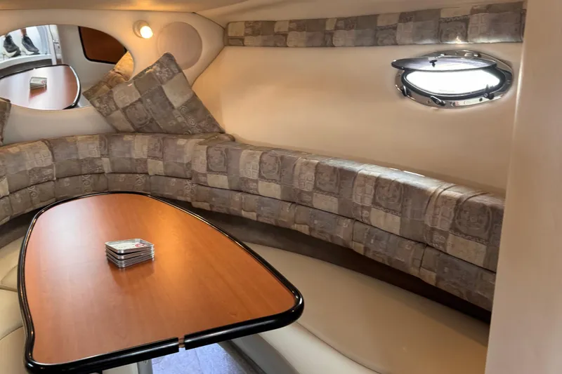 Slide: The Image of Crownline Boats 270 CR 2004 - 25