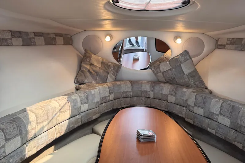 Slide: The Image of Crownline Boats 270 CR 2004 - 24