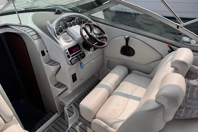 Slide: The Image of Crownline Boats 270 CR 2004 - 7