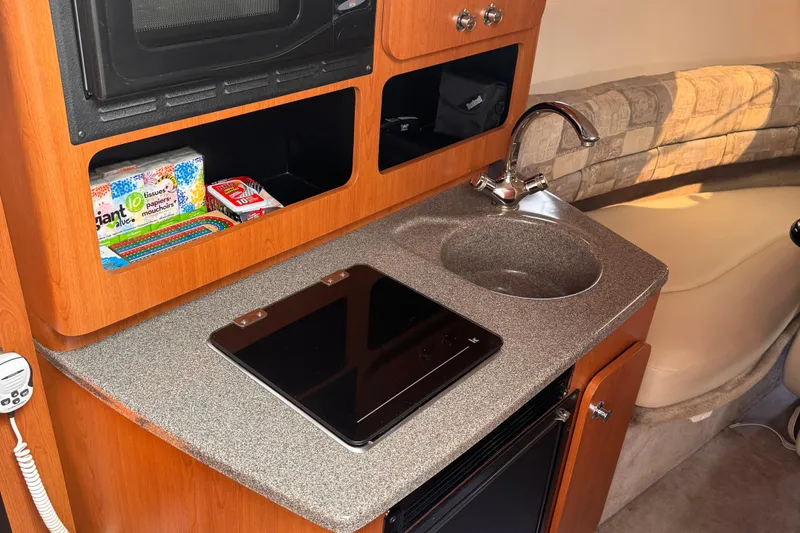 Slide: The Image of Crownline Boats 270 CR 2004 - 21