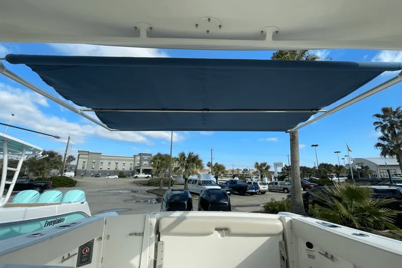Slide: The Image of Boston Whaler 270 VANTAGE 2018 - 25