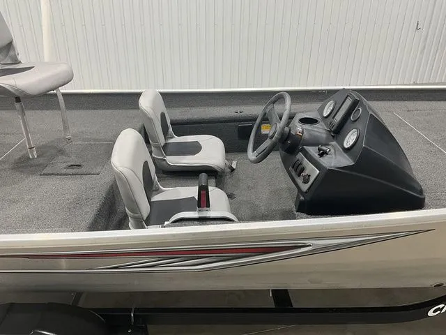 Slide: The Image of Crestliner 1700 Storm 2018 - 14