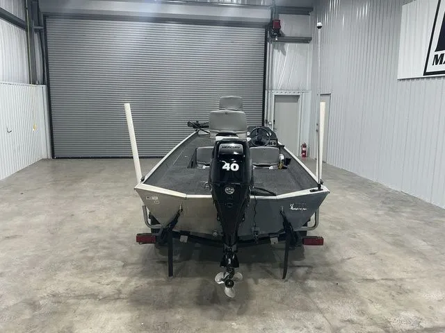 Slide: The Image of Crestliner 1700 Storm 2018 - 17