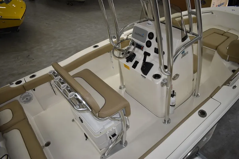 Slide: The Image of Key West Boats 203FS 2020 - 12