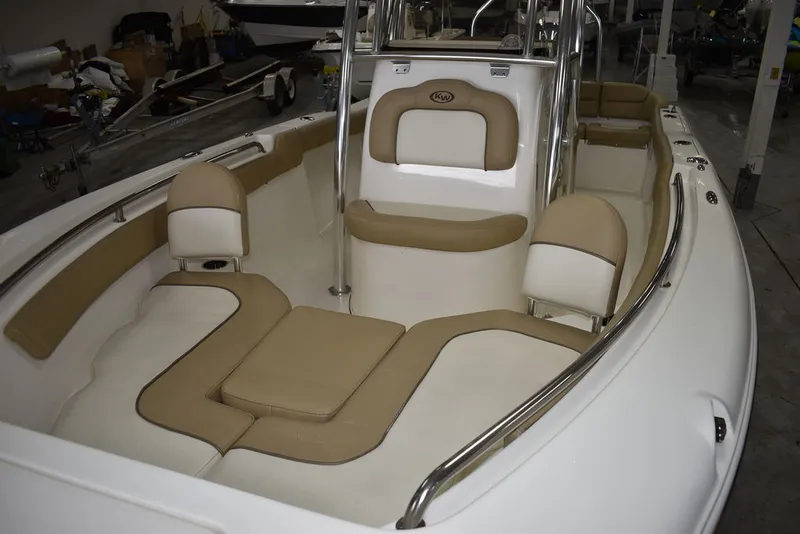 Slide: The Image of Key West Boats 203FS 2020 - 17