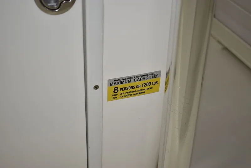 Slide: The Image of Key West Boats 203FS 2020 - 21