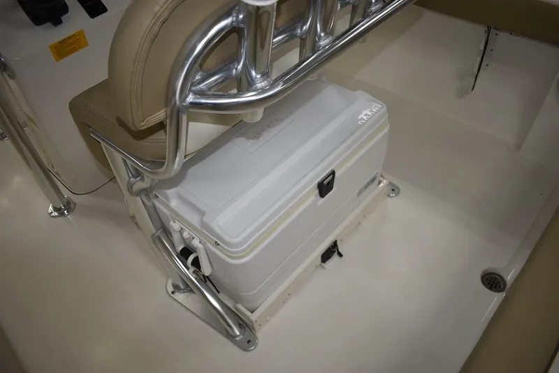 Slide: The Image of Key West Boats 203FS 2020 - 32