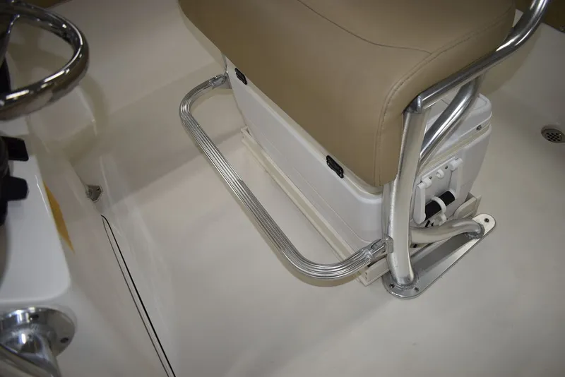 Slide: The Image of Key West Boats 203FS 2020 - 36