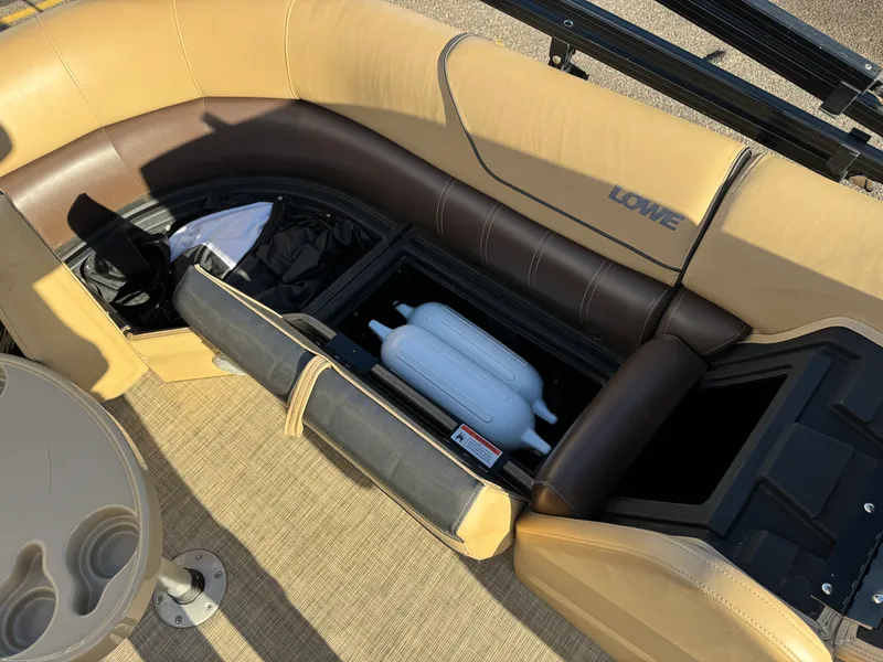 Slide: The Image of Lowe SS230W 2018 - 11