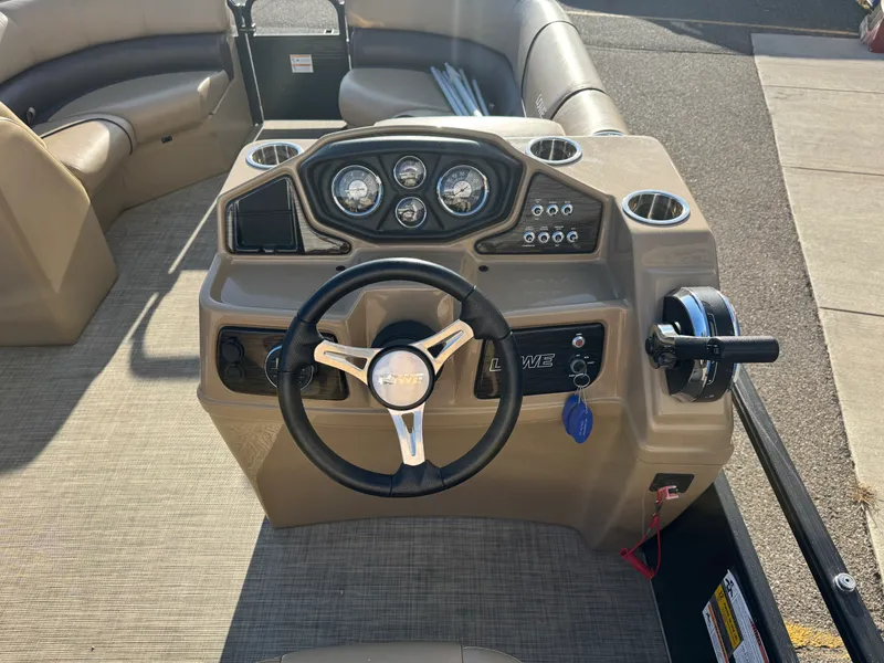 Slide: The Image of Lowe SS230W 2018 - 21