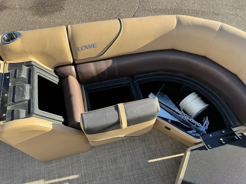 Slide: The Image of Lowe SS230W 2018 - 30