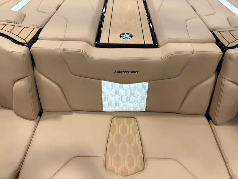 Slide: The Image of Mastercraft XT20 2026 - 12