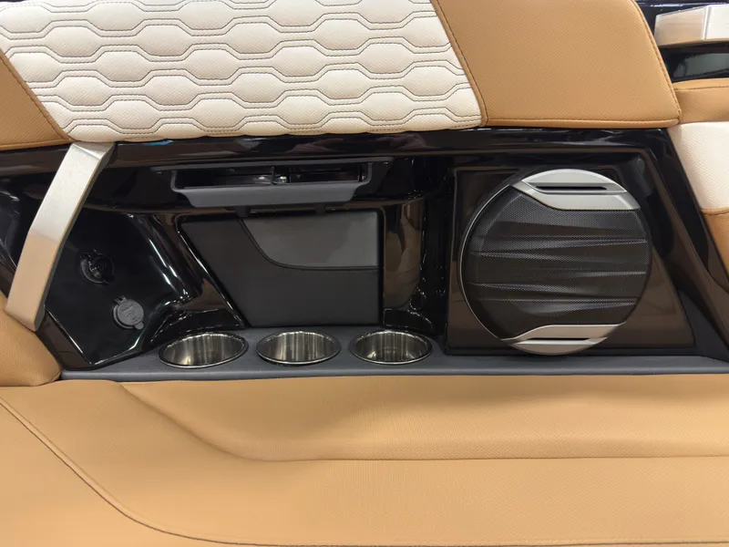 Slide: The Image of Mastercraft XT20 2026 - 14