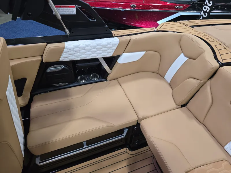 Slide: The Image of Mastercraft XT20 2026 - 15