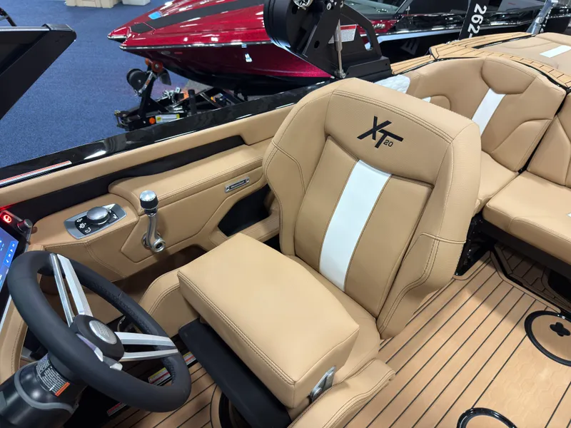 Slide: The Image of Mastercraft XT20 2026 - 20