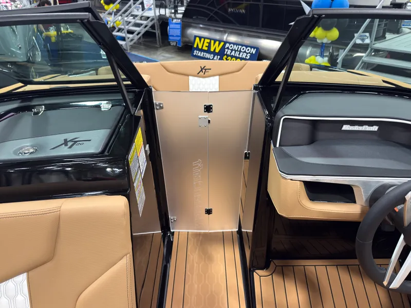 Slide: The Image of Mastercraft XT20 2026 - 24