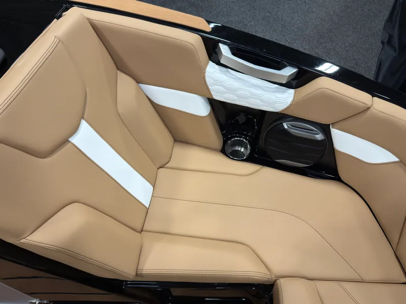 Slide: The Image of Mastercraft XT20 2026 - 27