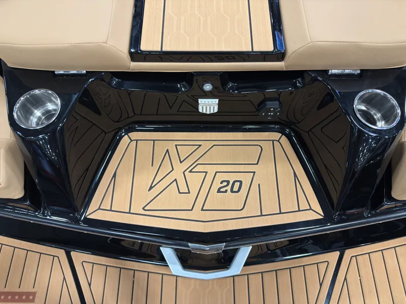 Slide: The Image of Mastercraft XT20 2026 - 5
