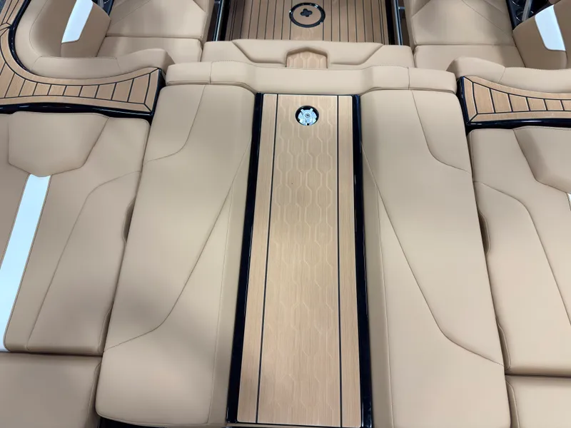 Slide: The Image of Mastercraft XT20 2026 - 7