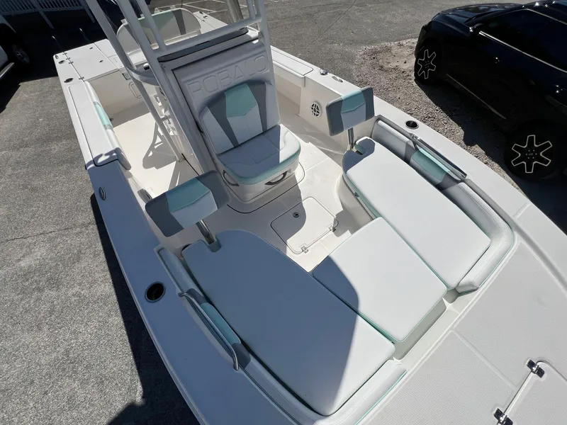 Slide: The Image of Robalo 226 Cayman 2024 - 22