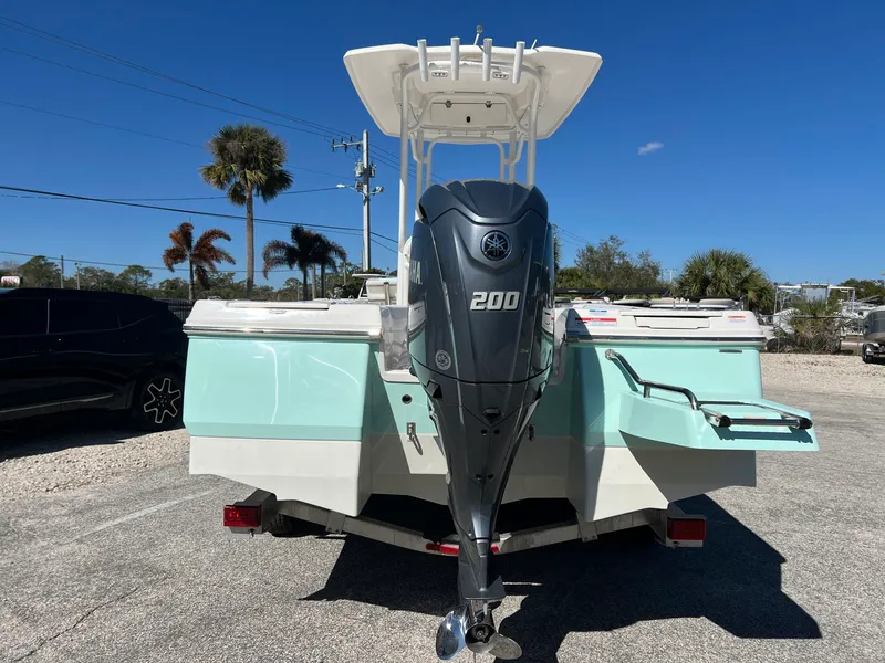 Slide: The Image of Robalo 226 Cayman 2024 - 6