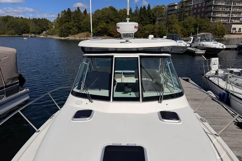 Slide: The Image of Pursuit 3100 Offshore 2004 - 15