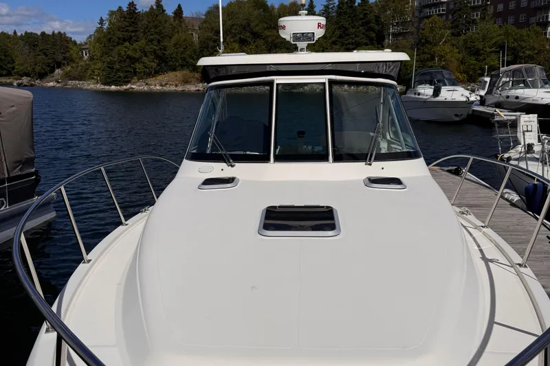 Slide: The Image of Pursuit 3100 Offshore 2004 - 2
