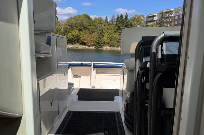 Slide: The Image of Pursuit 3100 Offshore 2004 - 26