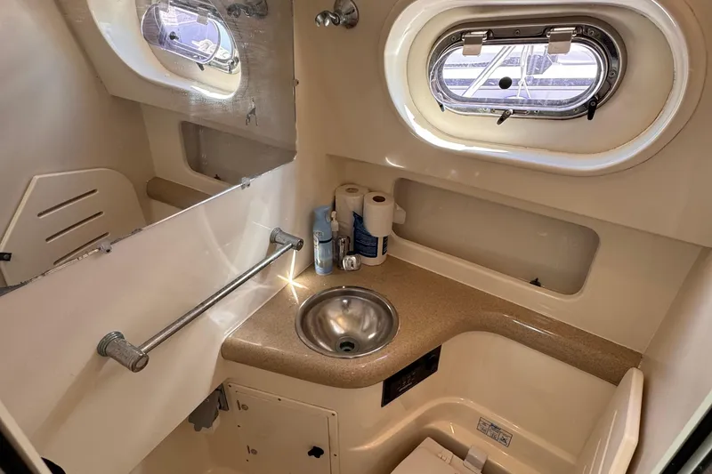 Slide: The Image of Pursuit 3100 Offshore 2004 - 29