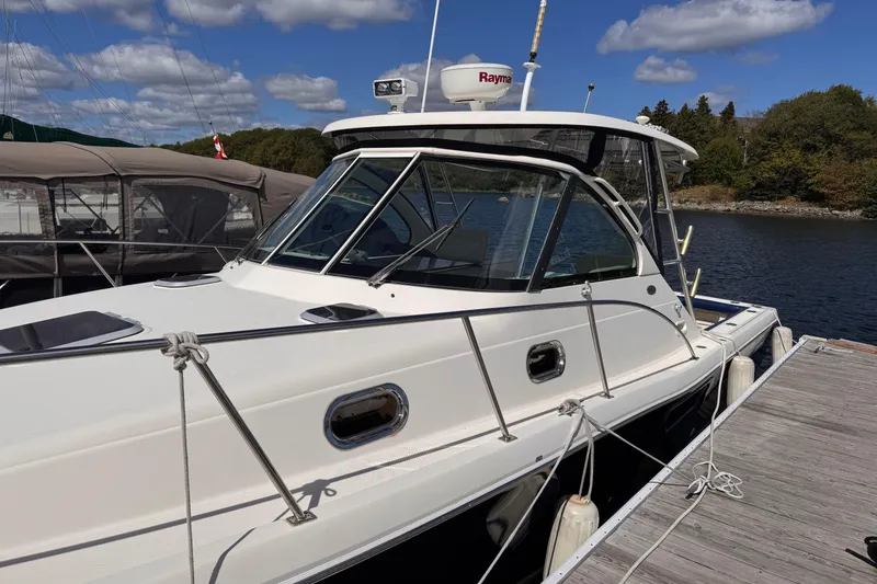 Slide: The Image of Pursuit 3100 Offshore 2004 - 3