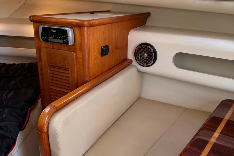 Slide: The Image of Pursuit 3100 Offshore 2004 - 32