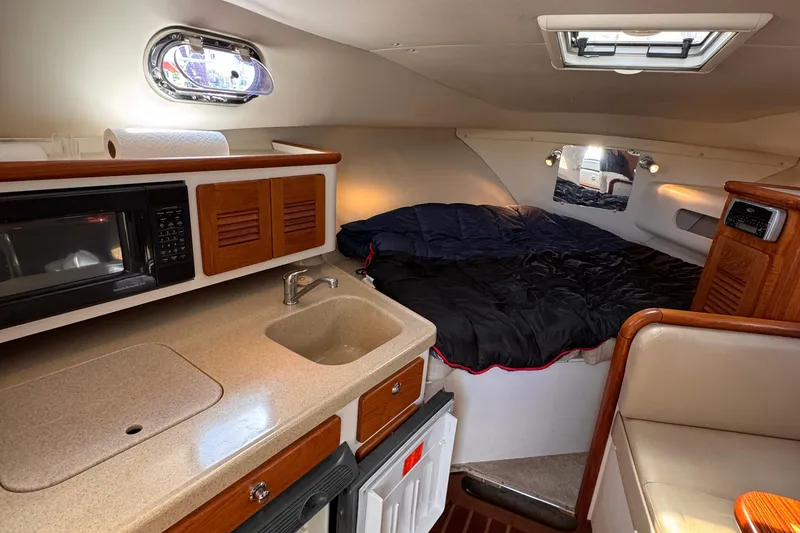 Slide: The Image of Pursuit 3100 Offshore 2004 - 35