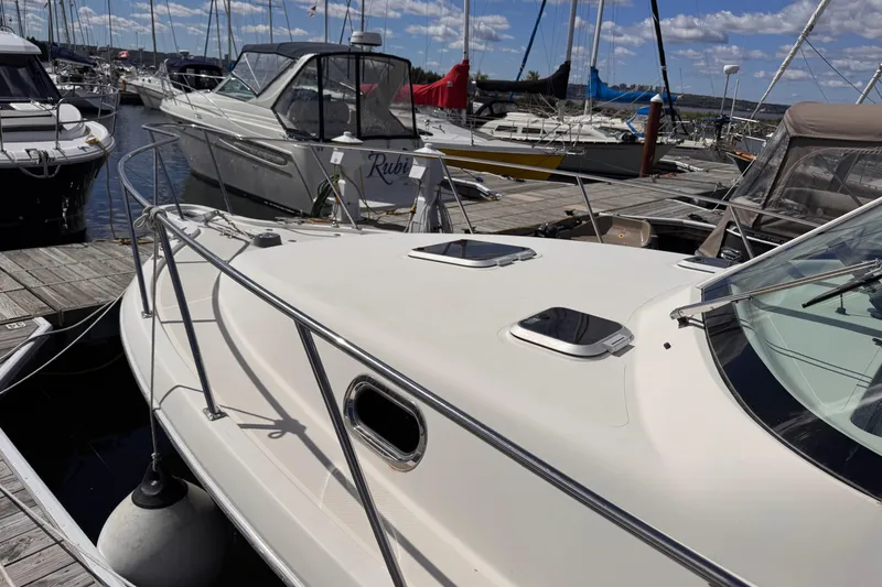 Slide: The Image of Pursuit 3100 Offshore 2004 - 4