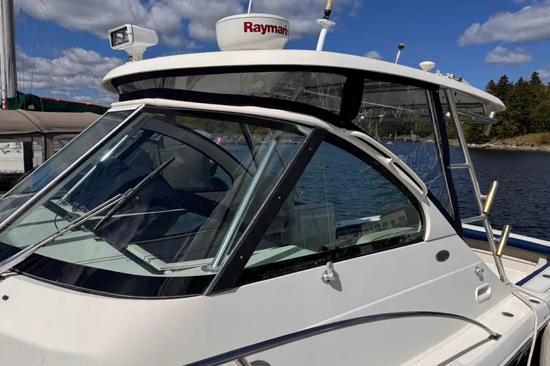 Slide: The Image of Pursuit 3100 Offshore 2004 - 5