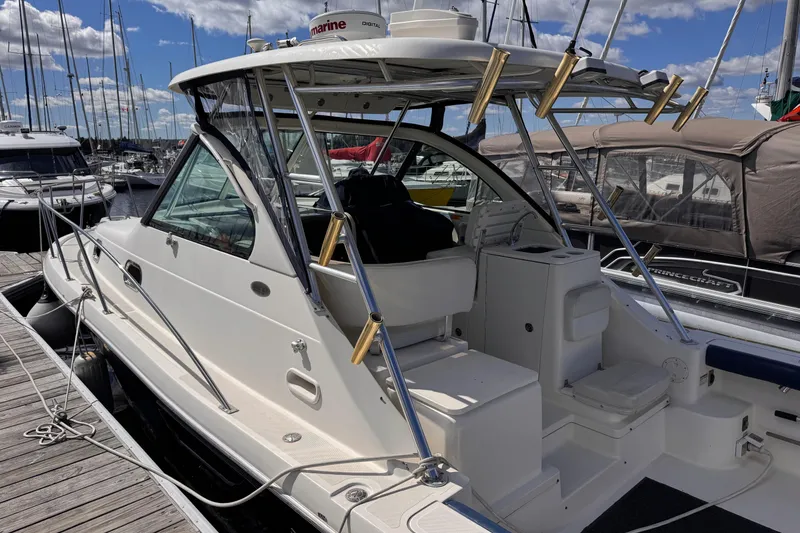 Slide: The Image of Pursuit 3100 Offshore 2004 - 7