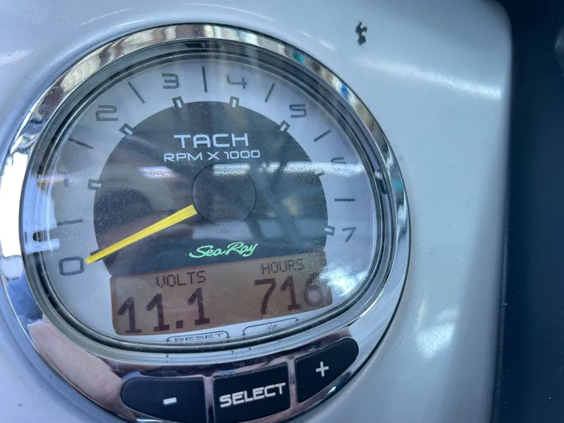 Slide: The Image of Sea Ray 210 Select 2010 - 6