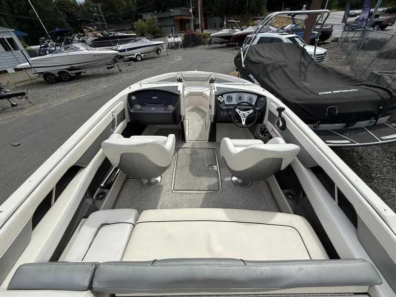 Slide: The Image of Sea Ray 210 Select 2010 - 8